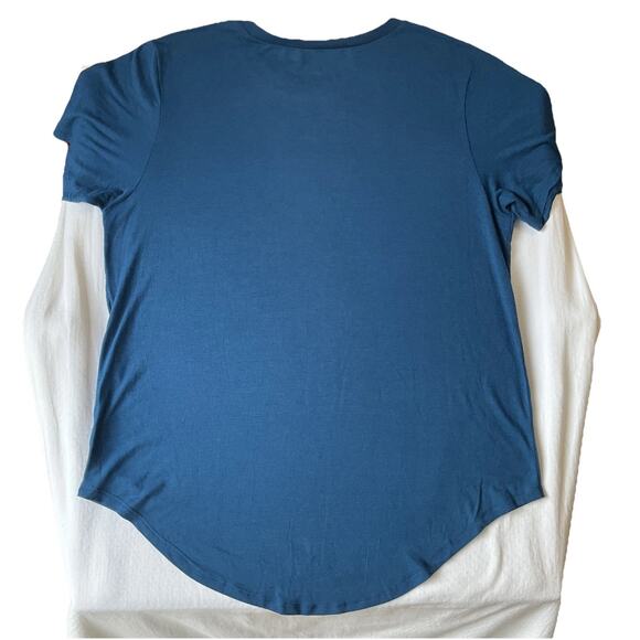 Disney Frozen II Women Shirt XL (15/17) Blue Logo Crew Neck Pullover Magical - Picture 8 of 8